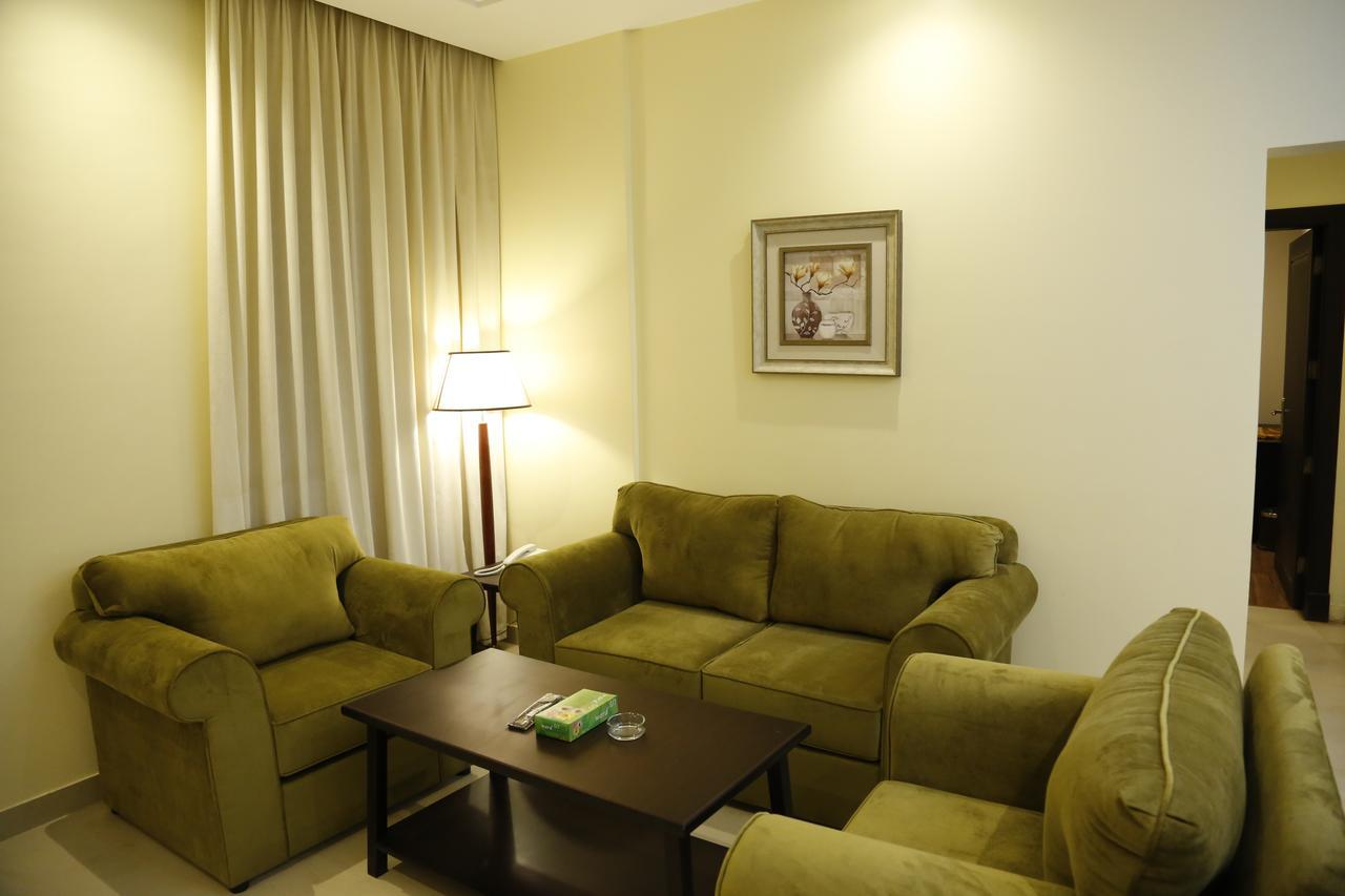 Flora Hotel Suite 2 فلورا2 للشقق المخدومة Рияд Екстериор снимка