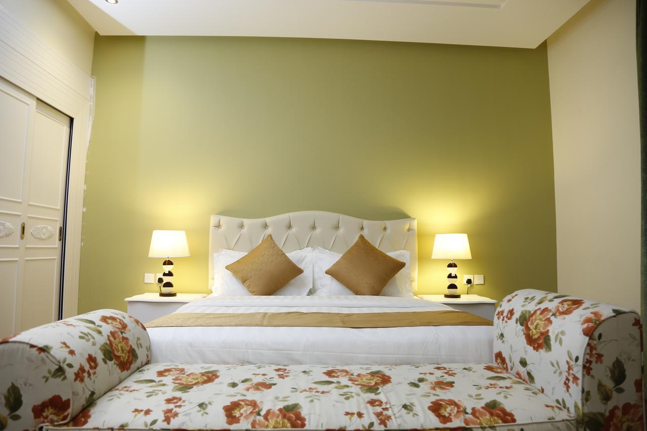 Flora Hotel Suite 2 فلورا2 للشقق المخدومة Рияд Екстериор снимка