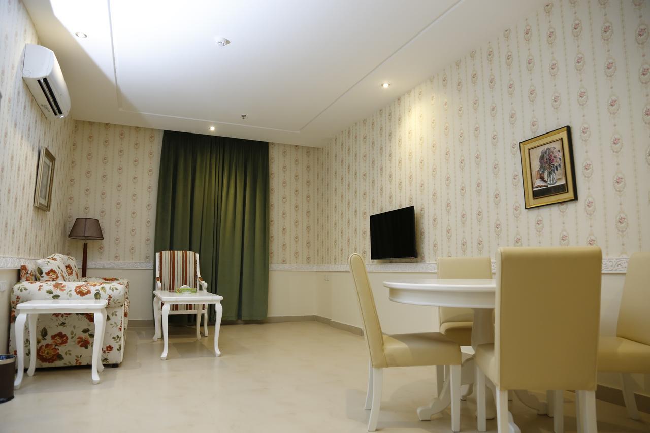 Flora Hotel Suite 2 فلورا2 للشقق المخدومة Рияд Екстериор снимка