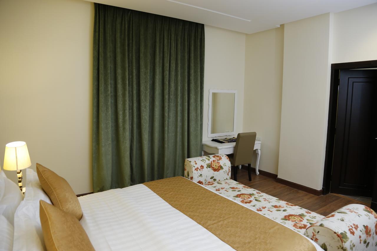 Flora Hotel Suite 2 فلورا2 للشقق المخدومة Рияд Екстериор снимка